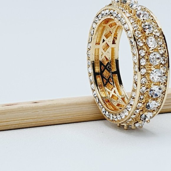 💥Eternity Band 18K Gold Plated Cubic Zircon Engagement Rings forWomen,UN… - Picture 11 of 15